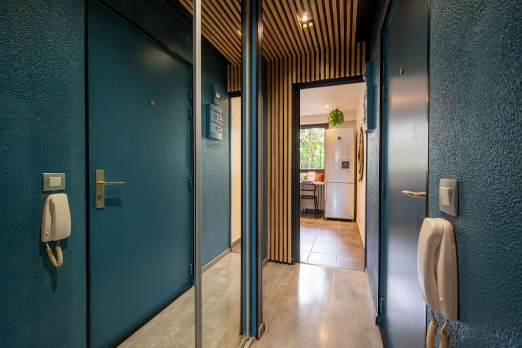 Air-Conditioned Apartment With Private Parking Marseille Bagian luar foto