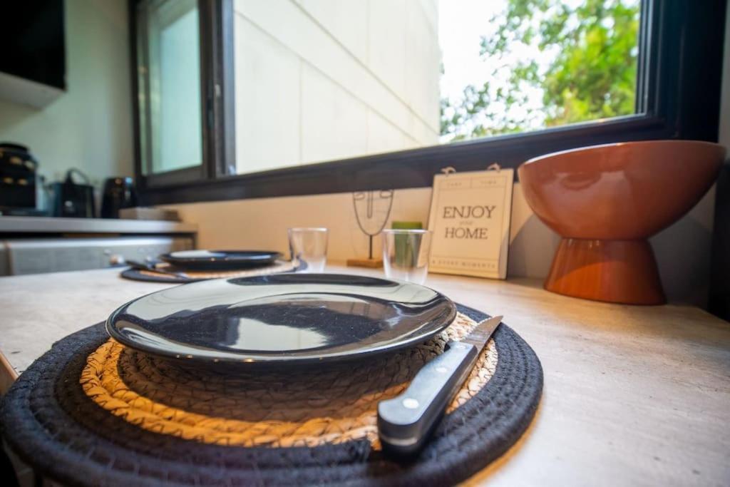 Air-Conditioned Apartment With Private Parking Marseille Bagian luar foto