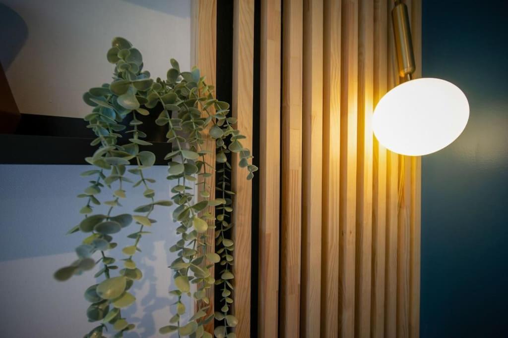 Air-Conditioned Apartment With Private Parking Marseille Bagian luar foto